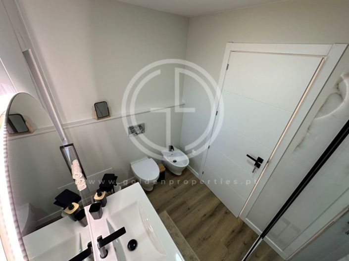 Image No.12-4 Bed House for sale