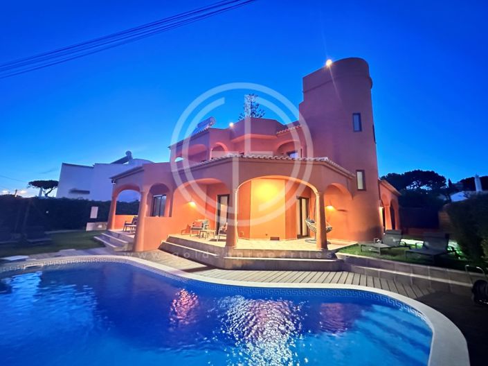 Image No.2-4 Bed House for sale