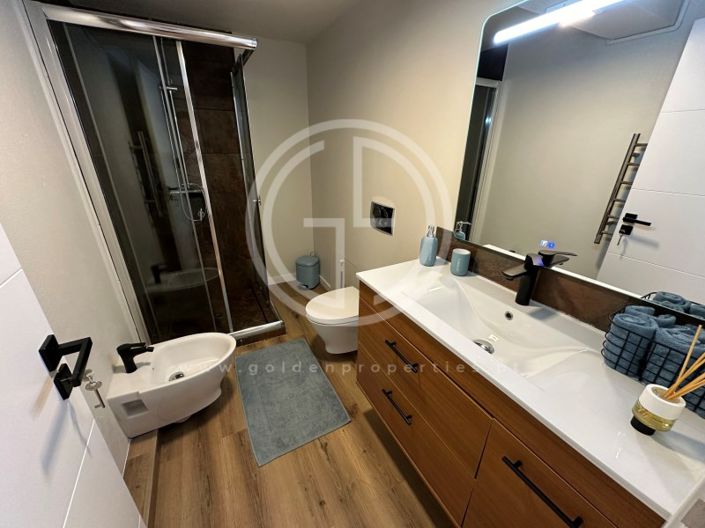 Image No.21-4 Bed House for sale