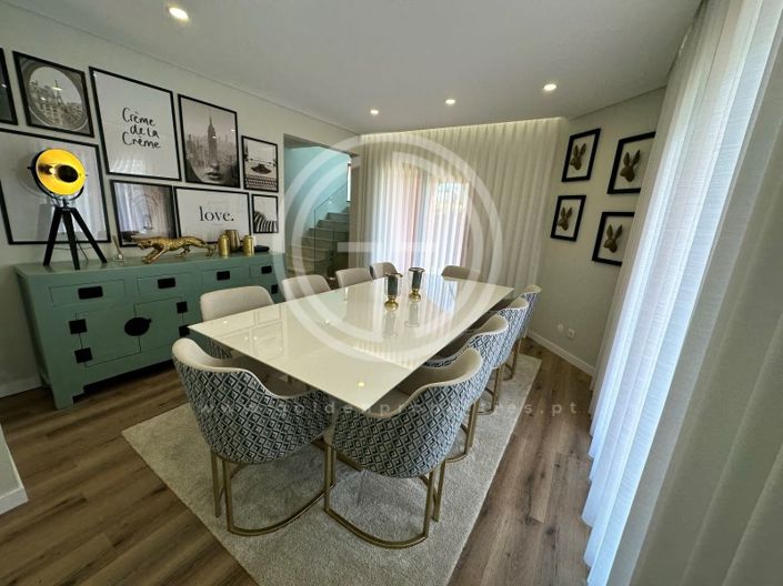 Image No.25-4 Bed House for sale