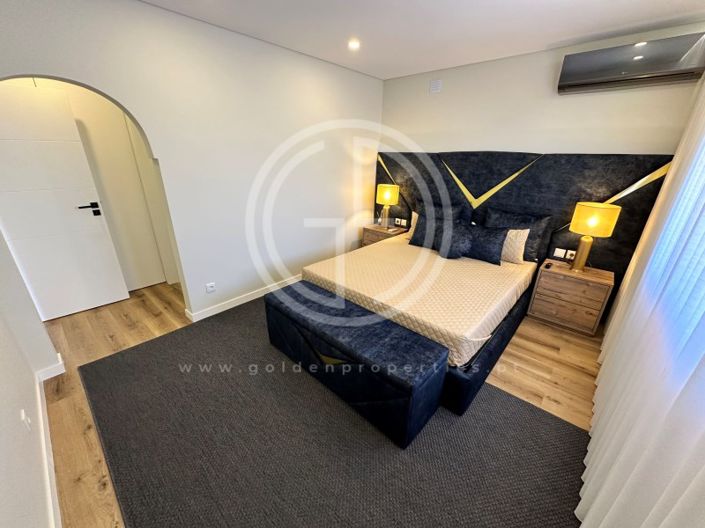 Image No.30-4 Bed House for sale