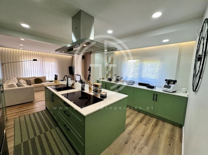 Image No.7-4 Bed House for sale