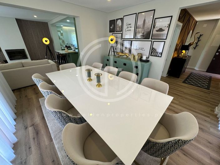 Image No.8-4 Bed House for sale