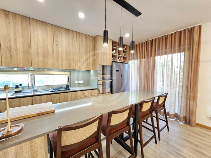 Image No.10-3 Bed House for sale