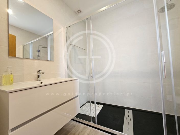 Image No.15-3 Bed House for sale