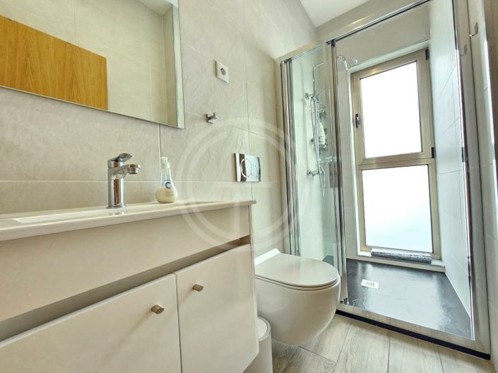 Image No.19-3 Bed House for sale