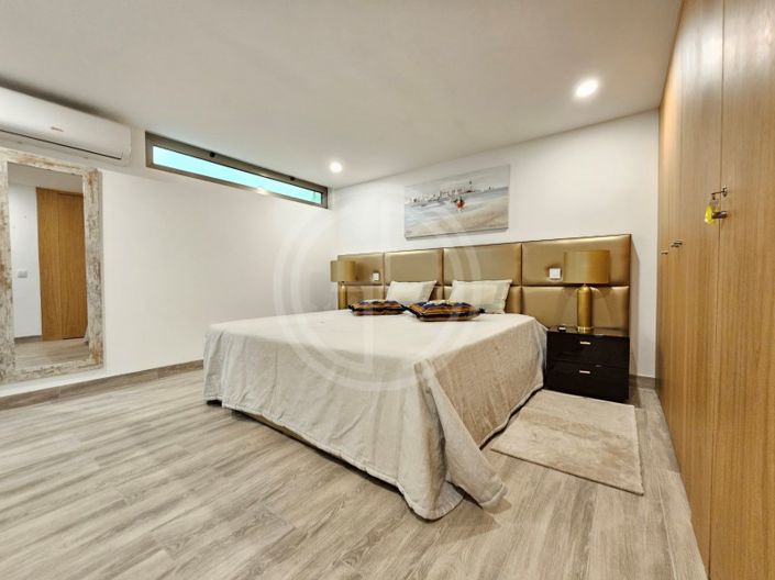 Image No.25-3 Bed House for sale