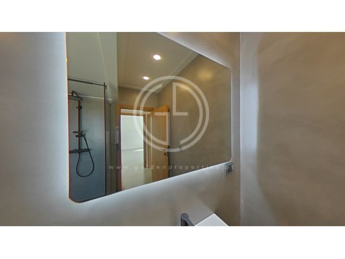 Image No.103-5 Bed House for sale