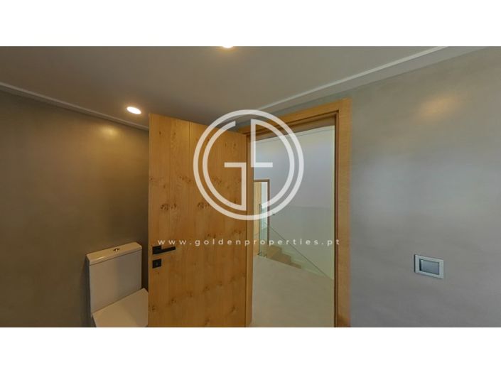 Image No.110-5 Bed House for sale