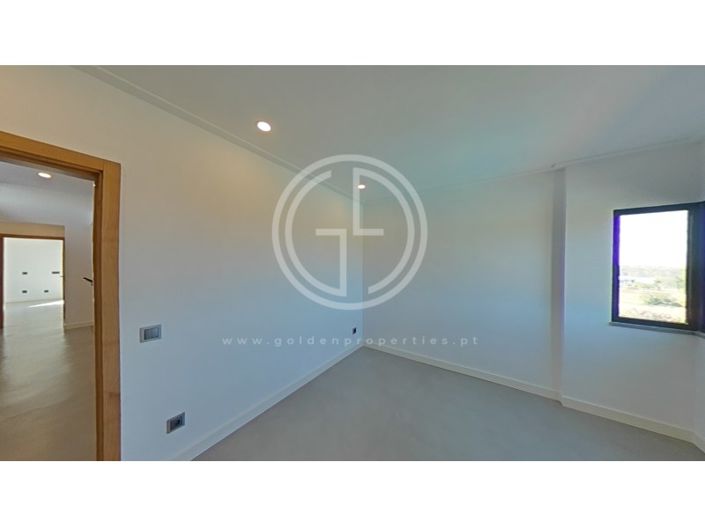 Image No.113-5 Bed House for sale