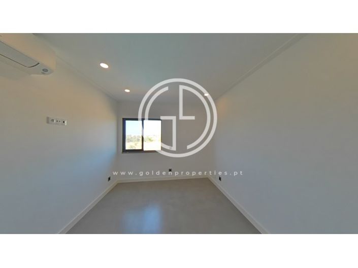 Image No.114-5 Bed House for sale