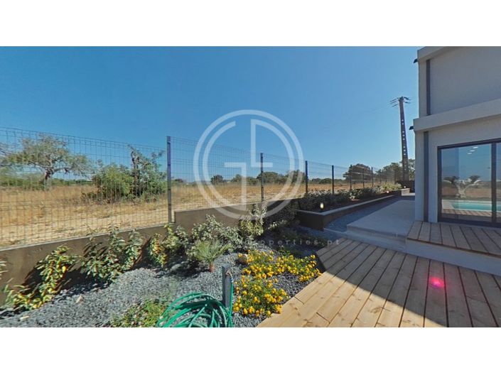 Image No.117-5 Bed House for sale