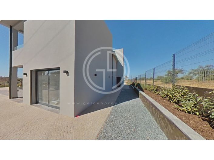 Image No.127-5 Bed House for sale