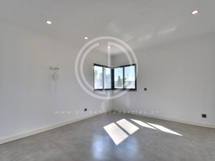 Image No.14-5 Bed House for sale