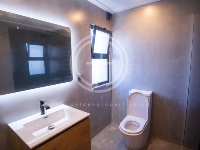 Image No.17-5 Bed House for sale