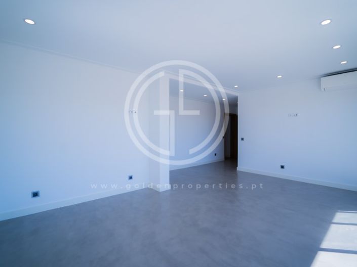 Image No.22-5 Bed House for sale