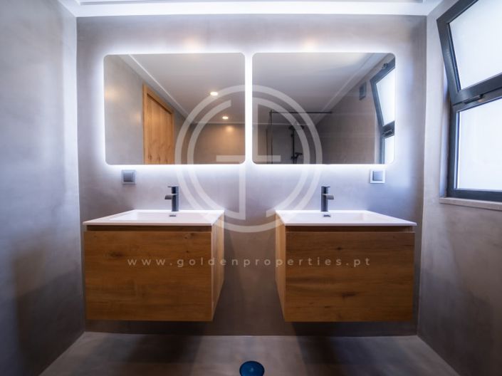 Image No.29-5 Bed House for sale