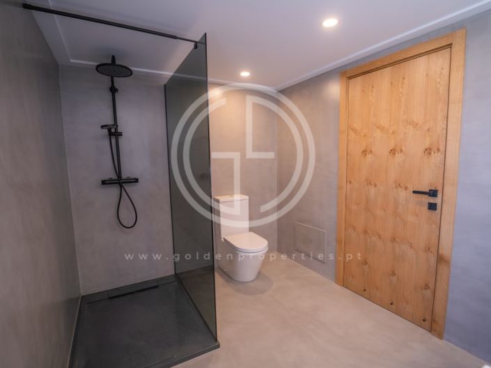 Image No.31-5 Bed House for sale