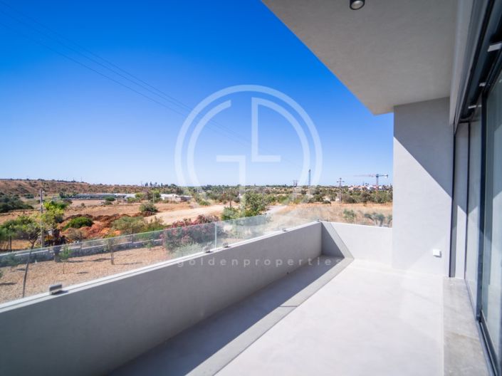 Image No.44-5 Bed House for sale