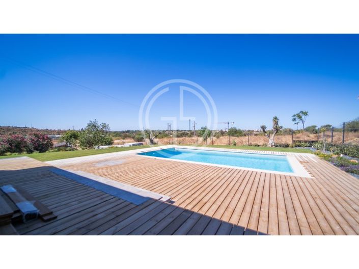 Image No.5-5 Bed House for sale