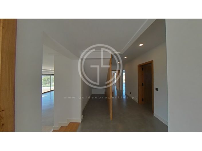 Image No.54-5 Bed House for sale