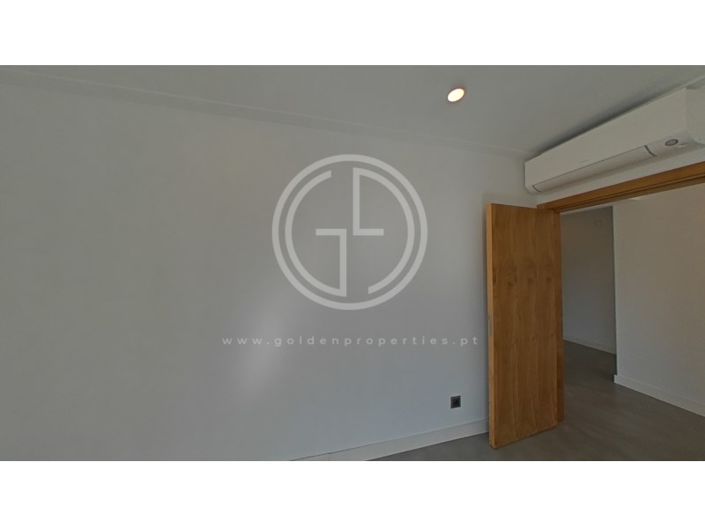 Image No.57-5 Bed House for sale