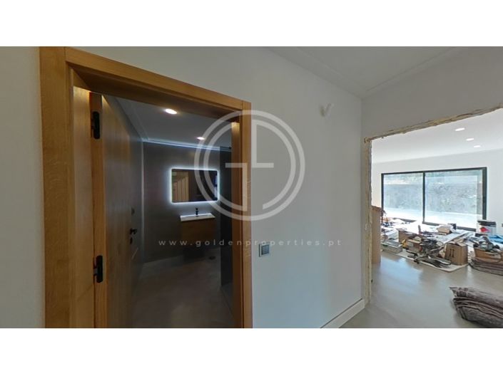 Image No.61-5 Bed House for sale