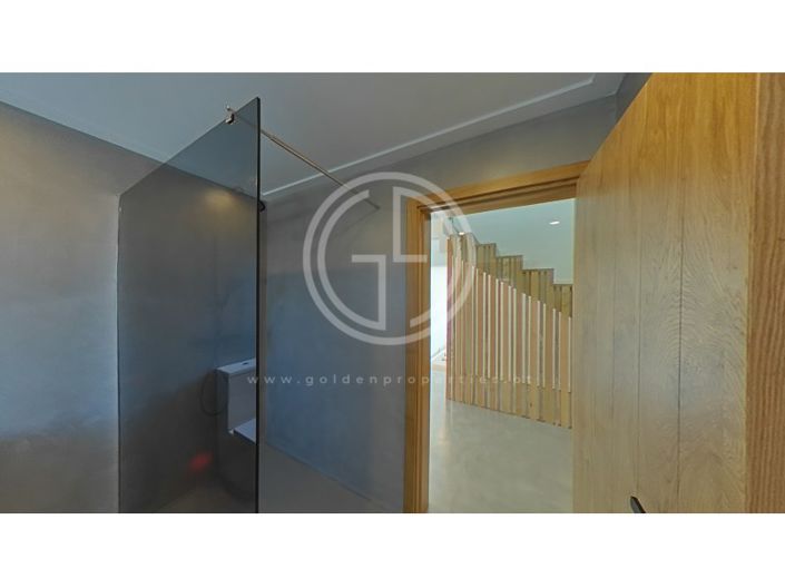 Image No.64-5 Bed House for sale