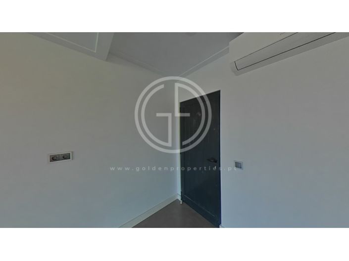 Image No.66-5 Bed House for sale