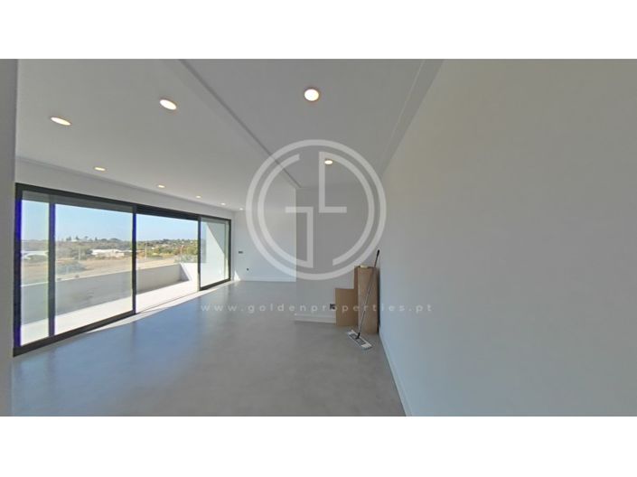 Image No.78-5 Bed House for sale