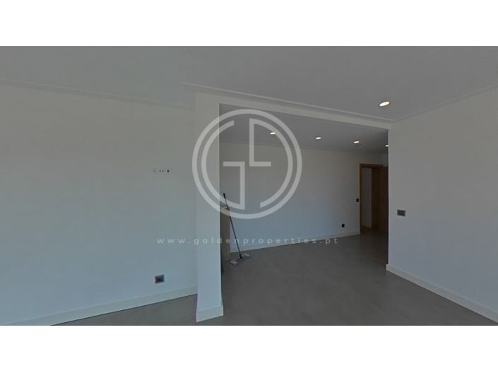 Image No.82-5 Bed House for sale