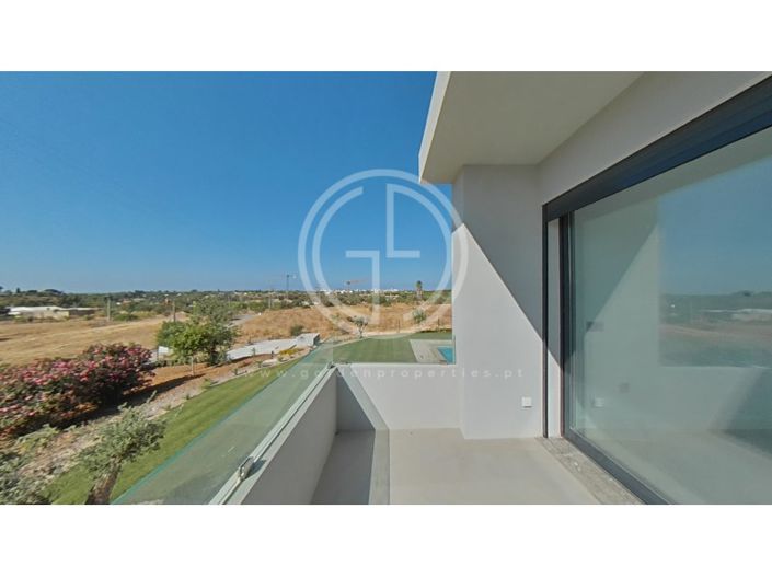 Image No.84-5 Bed House for sale