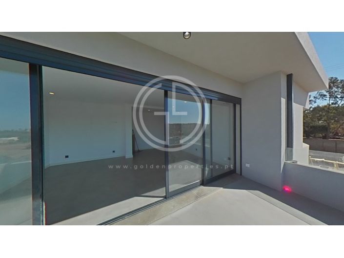 Image No.85-5 Bed House for sale