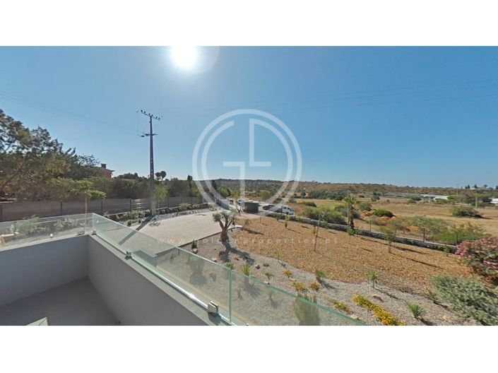 Image No.86-5 Bed House for sale