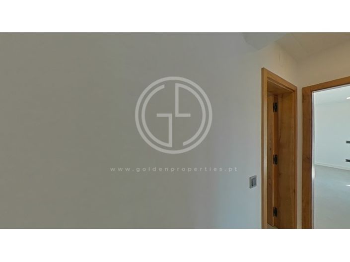 Image No.91-5 Bed House for sale