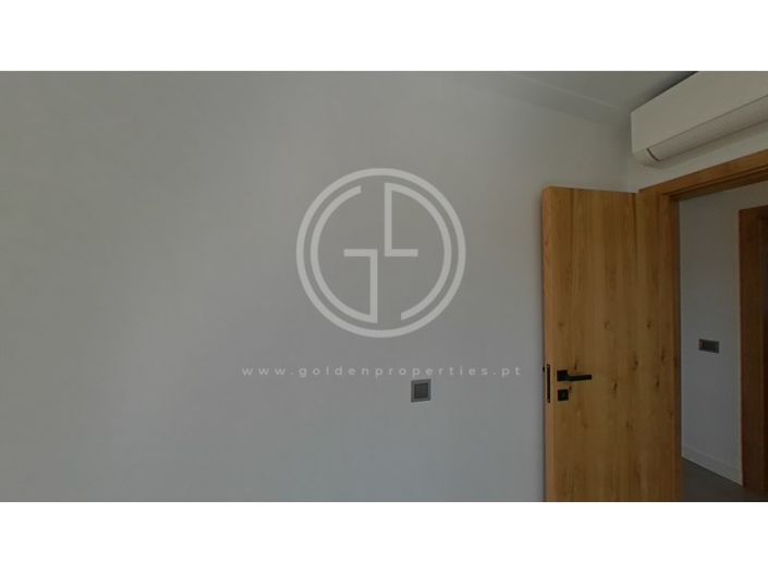 Image No.93-5 Bed House for sale