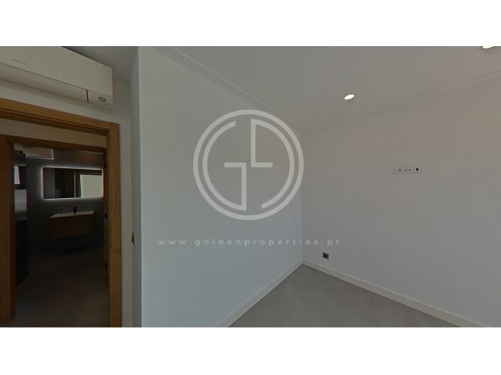 Image No.94-5 Bed House for sale