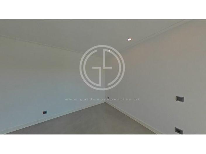 Image No.97-5 Bed House for sale