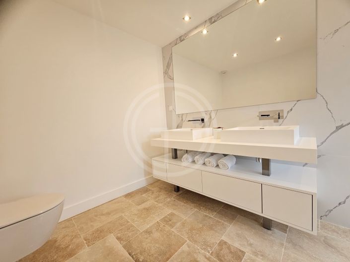 Image No.13-4 Bed House for sale