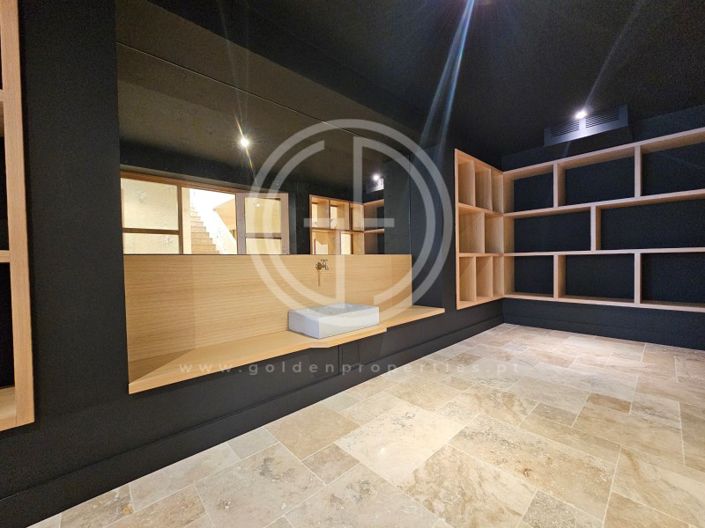 Image No.17-4 Bed House for sale