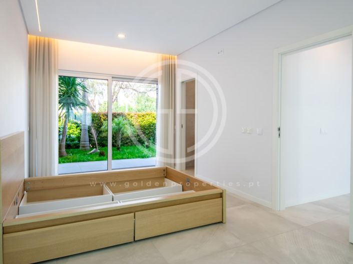 Image No.10-5 Bed House for sale