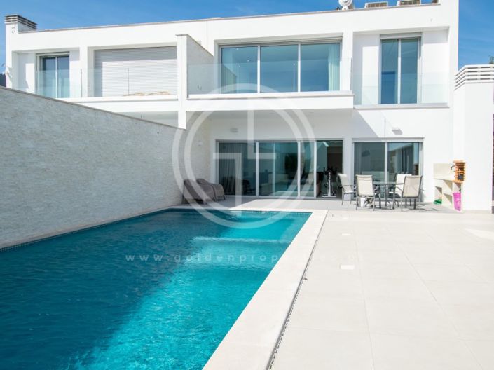 Image No.2-5 Bed House for sale