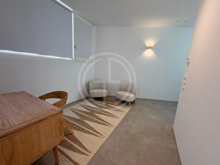 Image No.18-3 Bed House for sale