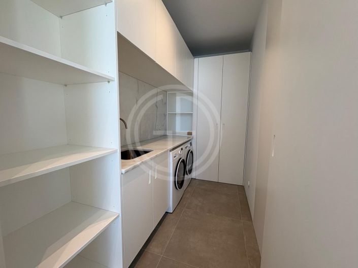 Image No.27-3 Bed House for sale