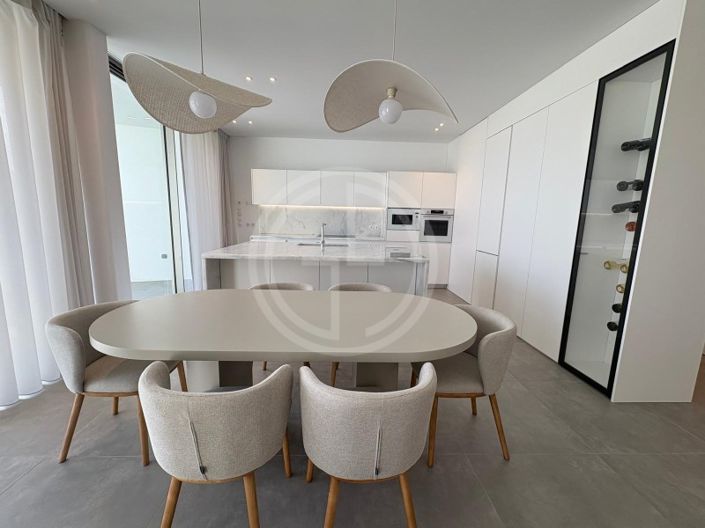 Image No.7-3 Bed House for sale