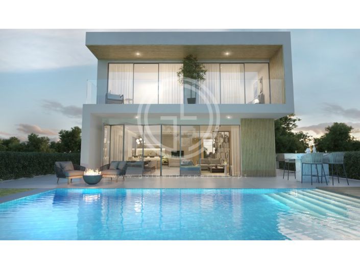 Image No.15-4 Bed House for sale