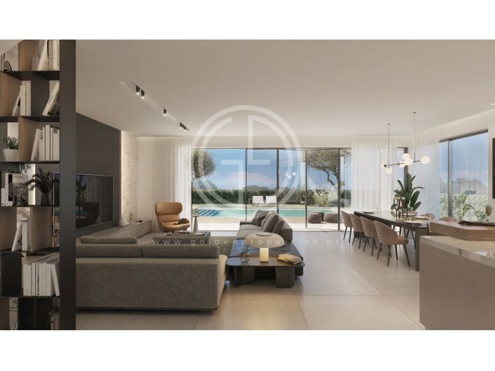 Image No.8-4 Bed House for sale