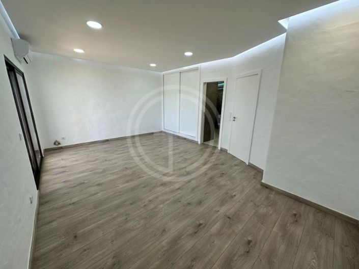 Image No.10-3 Bed House for sale