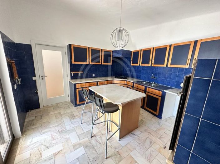 Image No.11-3 Bed House for sale