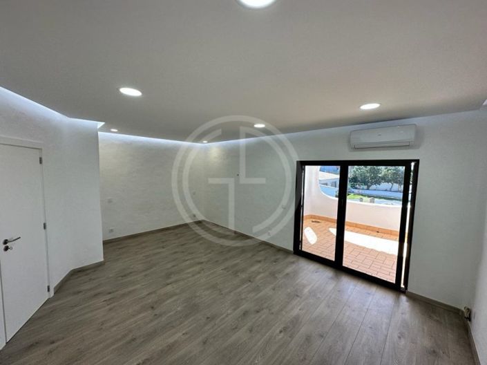 Image No.14-3 Bed House for sale